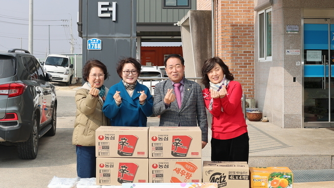 설 앞두고 온정 나눈 의성군의회, 복지현장 위문으로 지역사회에 따뜻한 메시지