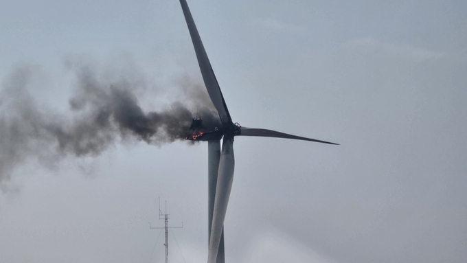 영덕 풍력발전기 화재…산림 인접 시설 안전관리 ‘구멍’