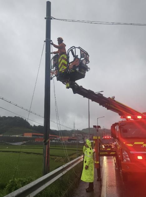 서산시 성연면 전신주 안전조치 현장