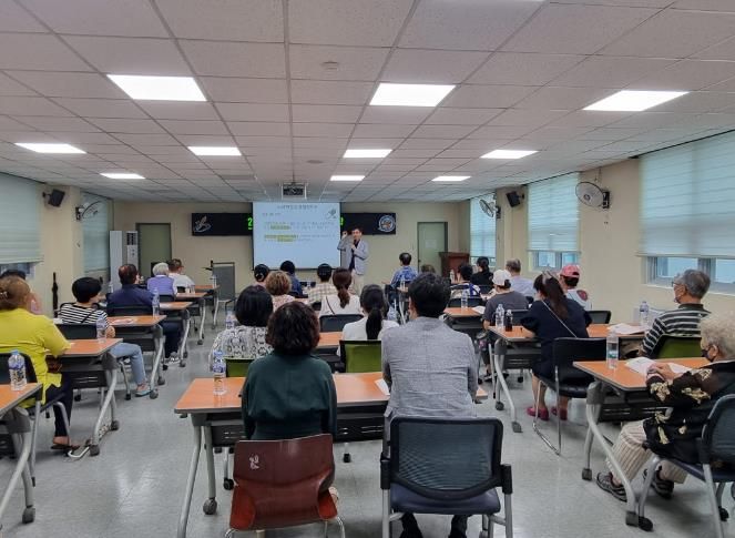 서구보건소 치매안심센터 치매가족을 위한 힐링 특강 운영