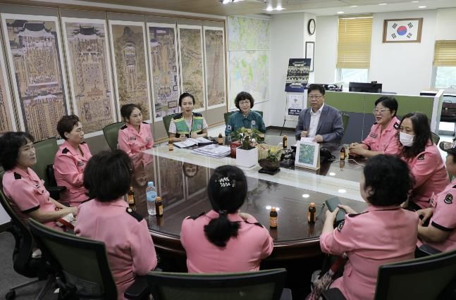 수원시 팔달구, 민방위 훈련 참여 여성지원민방위대 격려