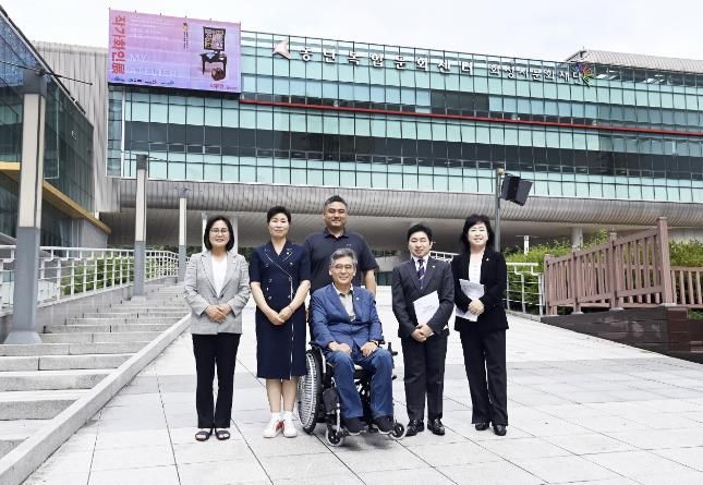 화성시 문화재단을 방문한 문화복지위원회 의원 단체