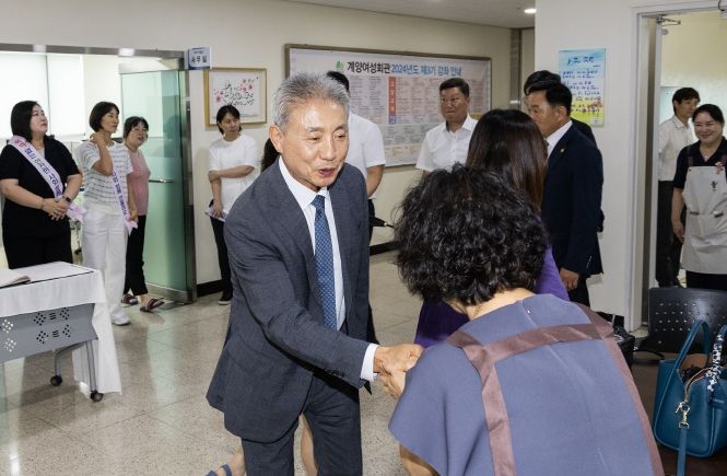 윤환 구청장, 계양구여성단체협의회 ‘일일찻집’ 방문 격려