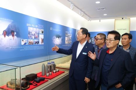 ‘아시아의 물개’조오련 기념관 해남에 개관