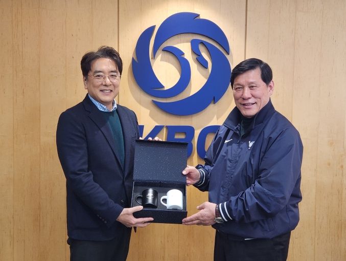 KBO 허구연 총재- 한국리틀야구연맹 김승우 회장